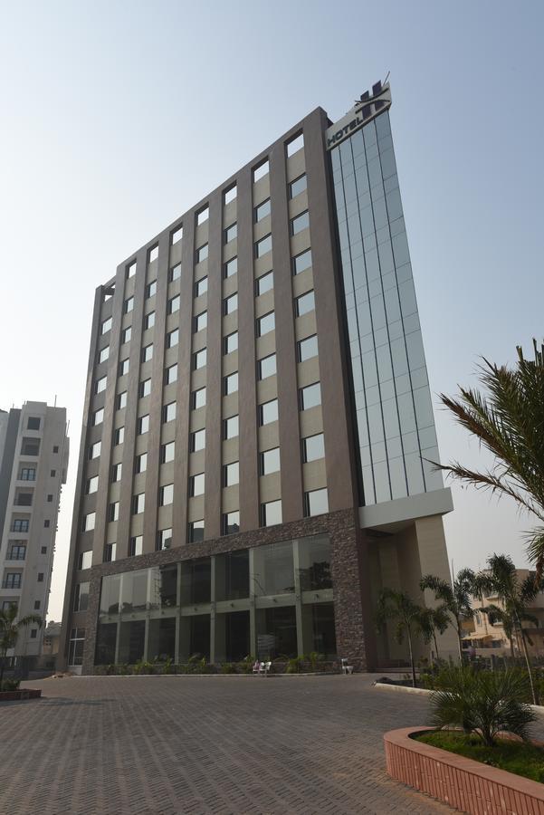 Hotel H - Sandhill Hotels Private Limited Anand Exterior photo